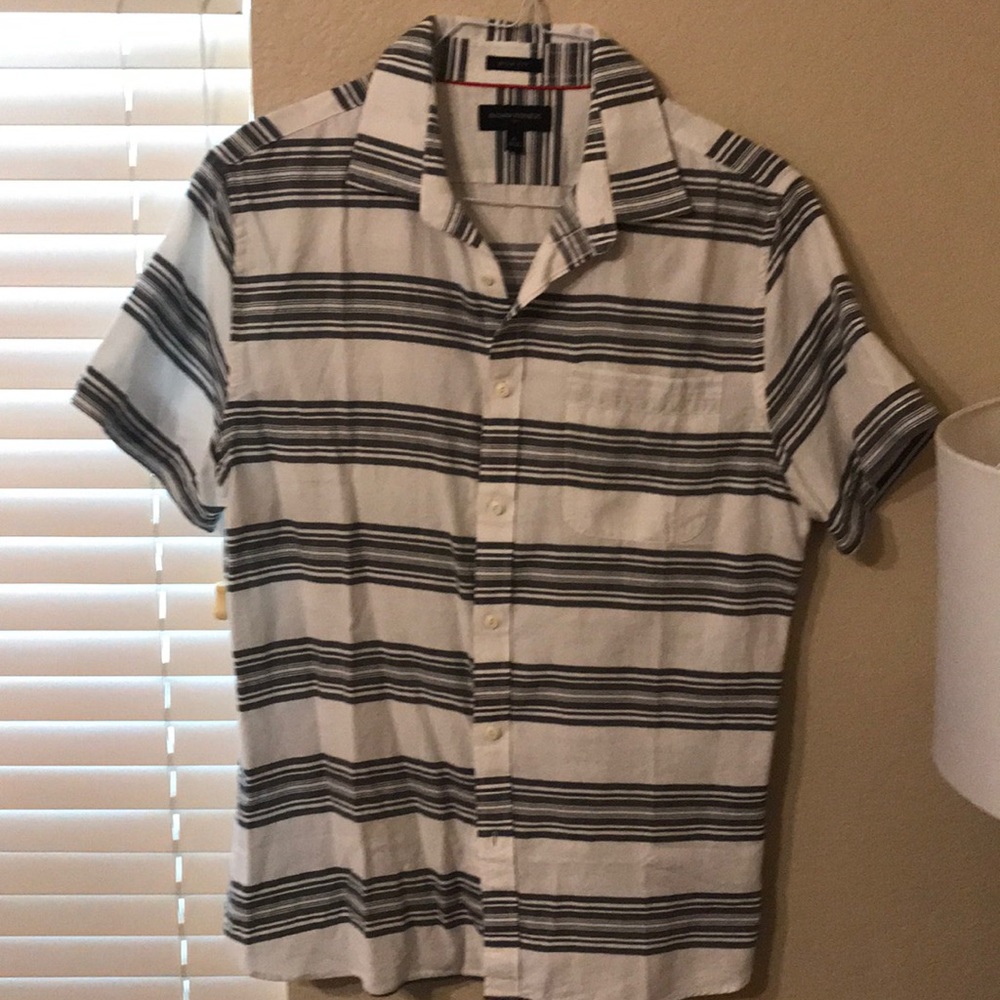 Banana Republic Men’s Short Sleeve Shirt